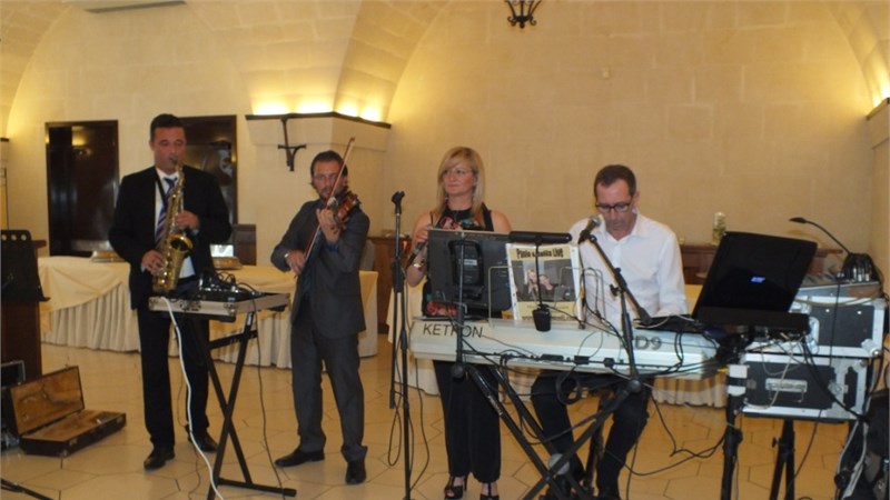 Paolo-e-dalila-live-musica-e-animazione-per-matrimonio-e-serenata-in-provincia-di-lecce (10).JPG