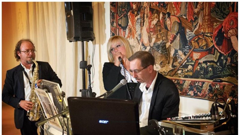 Paolo-e-dalila-live-musica-e-animazione-per-matrimonio-e-serenata-in-provincia-di-lecce (2).jpg