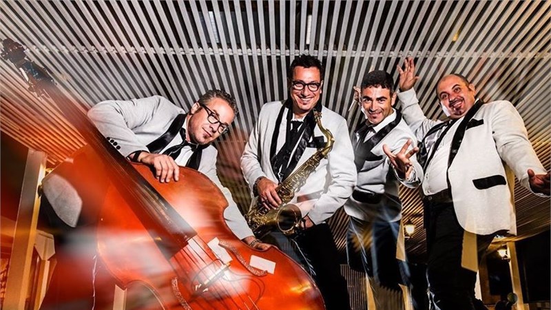 roll e swing band 1.jpg