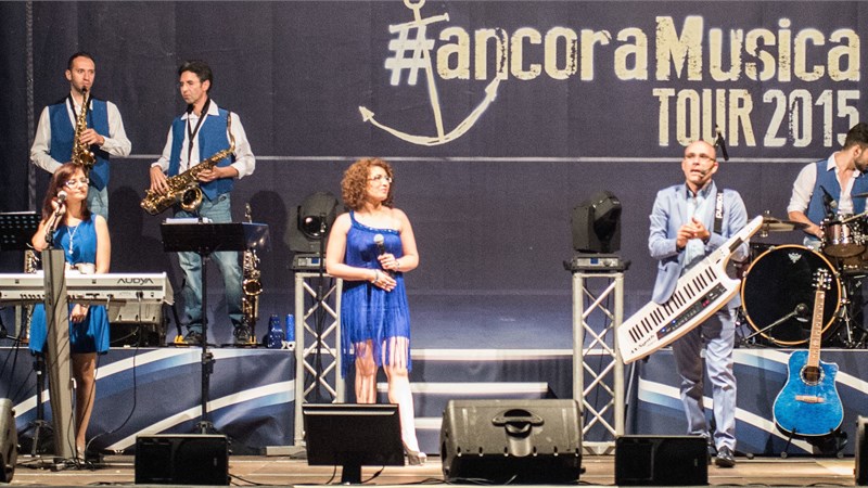 ATMOSFERA BLU - il palco copia.jpg