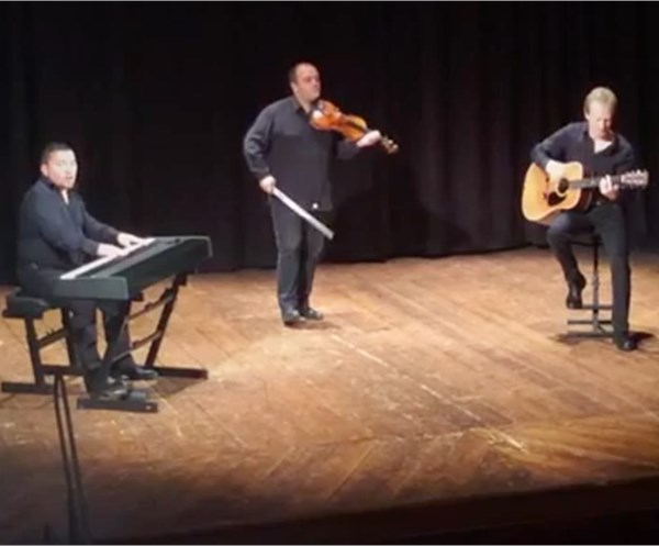 Lunghini Acoustic Trio
